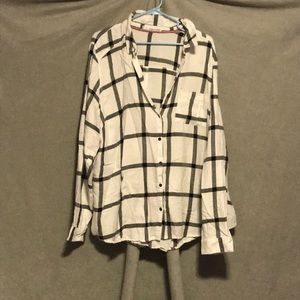 Maurice’s plaid long sleeve shirt